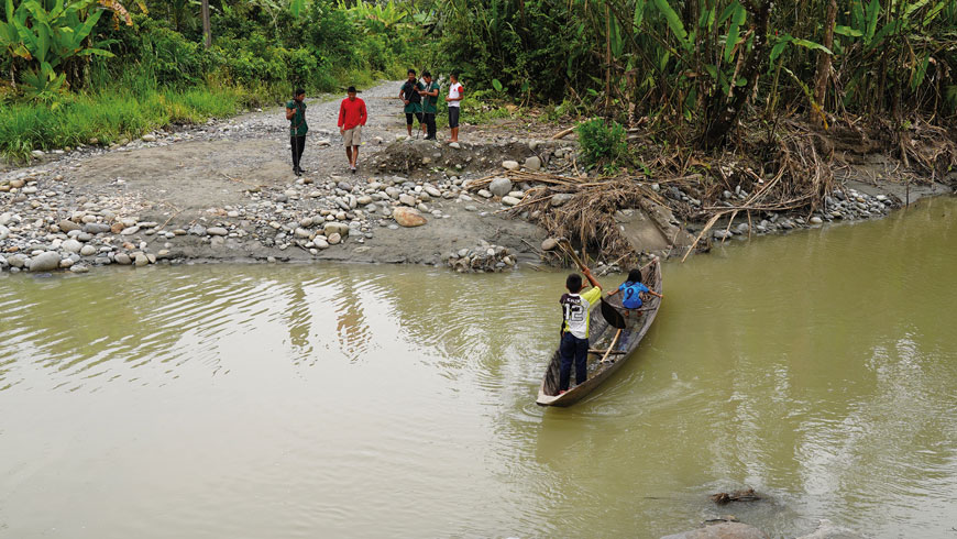 Desde el Río Napo. Navegando